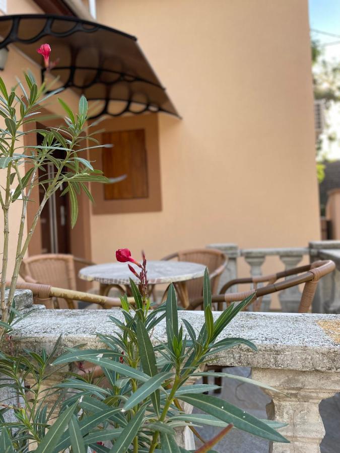 Kovacs Apartmanhaz Kiskunhalas Exterior foto