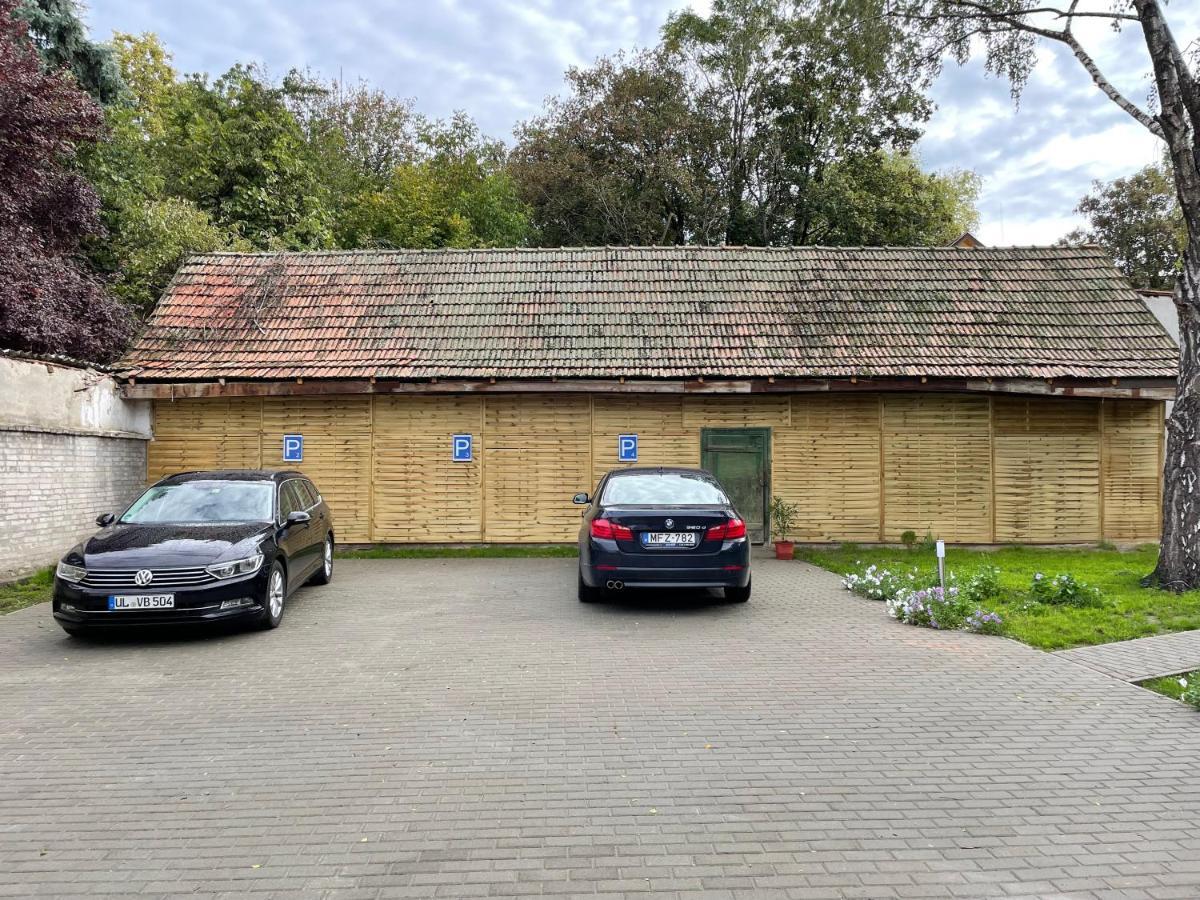 Kovacs Apartmanhaz Kiskunhalas Exterior foto