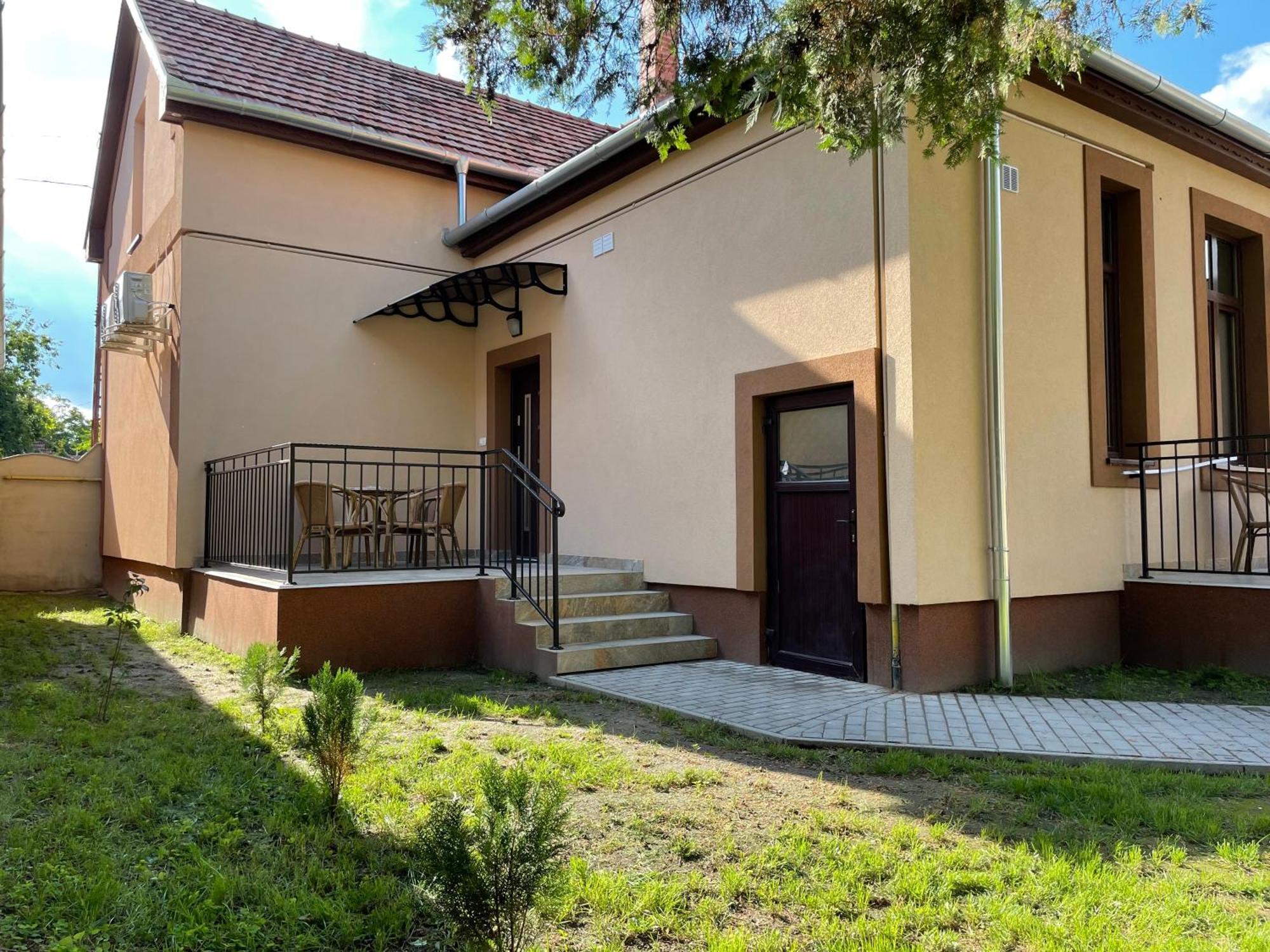 Kovacs Apartmanhaz Kiskunhalas Zimmer foto
